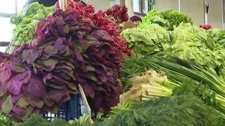 VIDEO Cumpărăturile de Paște, &icirc;n linie dreaptă. E agitație &icirc;n piețe și magazine &icirc;nainte de sărbători