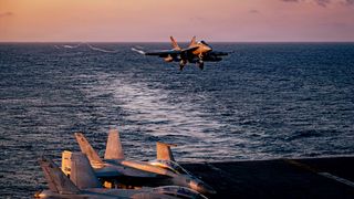 Armata SUA a aruncat &icirc;n aer mai multe ambarcațiuni suspecte. 