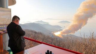 Coreea de Nord a lansat noi rachete de croazieră. Kim Jong Un, anunț despre un posibil "război nuclear"