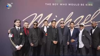 VIDEO Familia Jackson, apariție rară pe covorul roșu