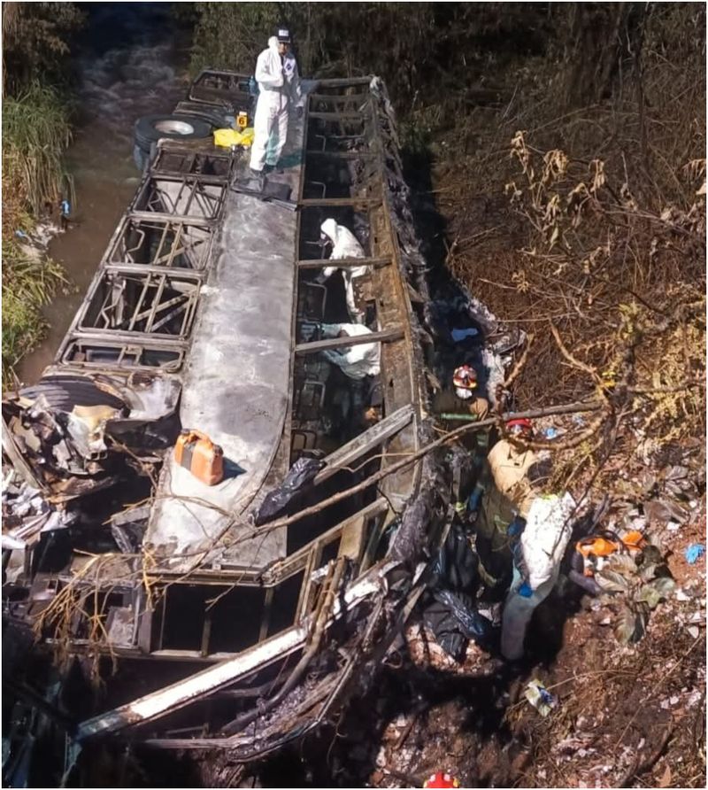 Cel puțin 14 oameni și-au pierdut viața într-un accident din Ecuador