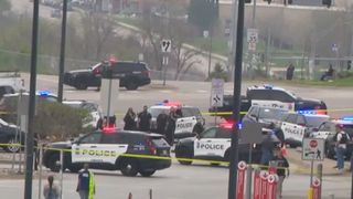 Copil de 3 ani, aproape răpit și tăiat pe față cu un cuțit de o femeie. Incidentul a avut loc la un magazin din Statele Unite