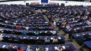 VIDEO Comisia Europeană propune măsuri pentru criza energetică. Munca de acasă, soluție &icirc;n criza carburanților