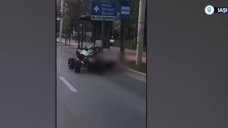 VIDEO Incendiu pe un bulevard din Iași. Un ATV a fost cuprins de flăcări