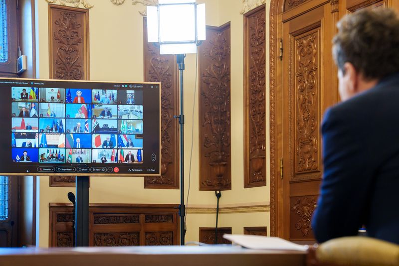 Nicușor Dan a participat online la summit-ul organizat de Franța și Marea Britanie pe tema blocajului din Strâmtoarea Ormuz