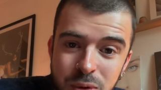 El e t&acirc;nărul care a fost concediat de două ori &icirc;n 40 de zile. Motivul &icirc;i poate speria pe toți angajații: &rdquo;Se poate &icirc;nt&acirc;mpla oricui&rdquo;