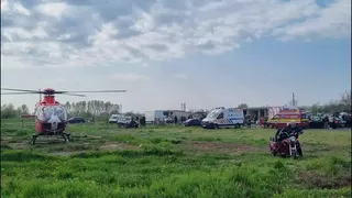 Cinci răniți, după ce un șofer de 77 de ani a &icirc;ncurcat fr&acirc;na cu accelerația. Elicopterul SMURD, chemat la un t&acirc;rg din Călărași 