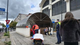 Tragedie &icirc;n Bistrița! A murit bărbatul rănit pe scările rulante, &icirc;ncerc&acirc;nd să &icirc;și ajute soția