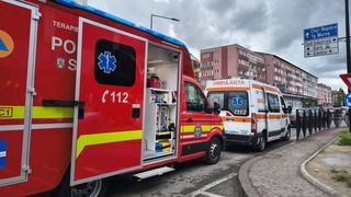 O scară rulantă din Bistrița a băgat doi bătr&acirc;ni &icirc;n spital. Bărbatul de 73 de ani a suferit un stop cardio-respirator și e intubat
