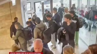 VIDEO Scandal violent pe aeroportul Băneasa. Cinci persoane s-au luat la bătaie &icirc;n fața terminalului Sosiri