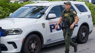 VIDEO Schimb de focuri &icirc;ntr-un mall: un t&acirc;năr de 17 ani a murit pe loc