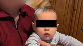 VIDEO Cauza morții fetiței de 1 an și 9 luni care s-a stins &icirc;n ambulanță. Legiștii au găsit bile magnetice &icirc;n trupul micuței