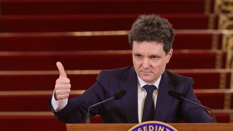 Guvernul răm&acirc;ne fără miniștrii PSD. Nicușor Dan a semnat demisiile