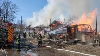 11 case cuprinse de flăcări &icirc;ntr-un incendiu de proporții, &icirc;n Vrancea! Autoritățile au trimis RO-Alert