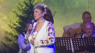 VIDEO &bdquo;E uimitor&rdquo;. Potcoava de aur, un regal folcloric