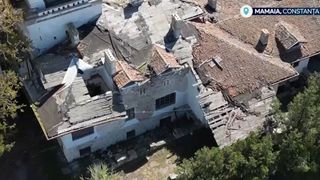 VIDEO Vila regală din Mamaia se prăbușește bucată cu bucată. Monumentul istoric a fost lăsat &icirc;n paragină
