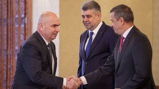 "Cel mai mare partid din Rom&acirc;nia se aliază cu extremiștii pentru a dăr&acirc;ma Guvernul", scrie presa internațională