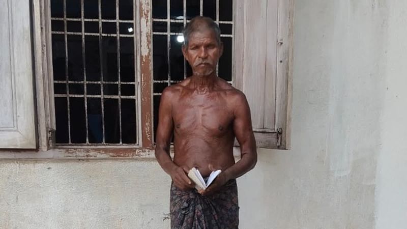 Indianul de 50 de ani a mers cu cadavrul sorei sale la bancă 