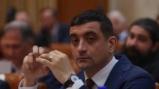 VIDEO George Simion spune că Nicușor Dan nu respectă Constituția pentru că &bdquo;se &icirc;nt&acirc;lneşte &icirc;n secret cu preşedinţii partidelor pe care le preferă el&rdquo;