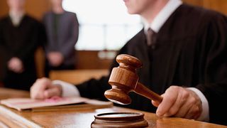 Judecătorul care a condamnat-o pe fosta primă-doamnă din Coreea de Sud la &icirc;nchisoare, găsit mort &icirc;n incinta Curții de Apel. Detalii importante din anchetă