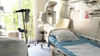 VIDEO Tatăl, alături de mamă la naștere? O nouă propunere legislativă propune ca tații să fie primiți &icirc;n sala de nașteri