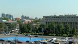 VIDEO Val de controverse după ce steagul Uniunii Europene a fost pictat pe asfalt, &icirc;n Piața Victoriei. Gestul simbolic st&acirc;rnește revolte &icirc;n tabăra suveranistă