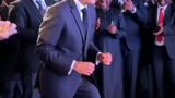 VIDEO Emmanuel Macron cucerește Africa prin dans, fotbal și alergare la summit-ul Africa Forward din Kenya. Imagini de senzație cu președintele Franței