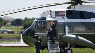 Donald Trump a plecat spre China