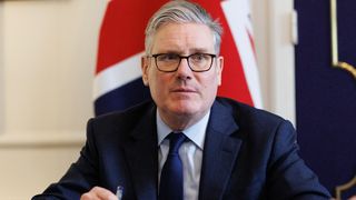 Keir Starmer rezistă &icirc;n funcție după revolta unor miniștri din cabinetul său