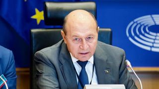 Traian Băsescu spune cine poate să &icirc;i ia locul lui Ilie Bolojan. Liberalul pe care &icirc;l vede potrivit să devină premierul Rom&acirc;niei: &bdquo;Nu-l pune nimeni sub semnul &icirc;ntrebării&rdquo;