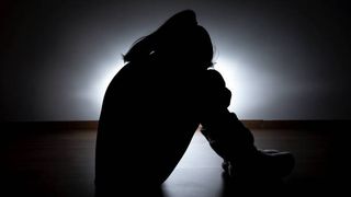 Doi tineri de 15 și 16 ani, acuzați de tentativă de viol. Victima, o copilă de doar 13 ani