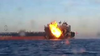 VIDEO Rusia a lovit o navă comercială chineză &icirc;n Marea Neagră. Noi atacuri &icirc;n Odesa