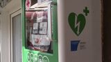 VIDEO Un defibrilator automat a fost instalat &icirc;n piața centrală din Buzău. Aparatul poate face diferența dintre viață și moarte &icirc;n caz de urgență 
