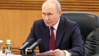 Atac fără precedent &icirc;n Marea Neagră! Rusia a lovit două nave civile: un marinar a murit, trei au fost răniți