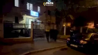 Scandal &icirc;n București: Un bărbat, lovit &icirc;n cap cu ciocanul pentru șnițele. Ce s-a &icirc;nt&acirc;mplat &icirc;n fața blocului