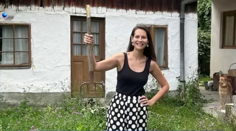 Ina Solomon împletește trecutul cu prezentul