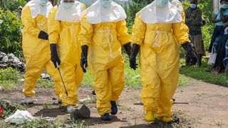 Cazurile de Ebola s-au triplat &icirc;ntr-o săptăm&acirc;nă. Avertisment de la OMS