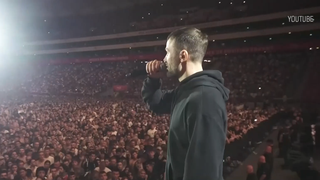 VIDEO Haos și arestări &icirc;n centrul vechi al Bucureștiului &icirc;naintea concertului sold-out al rapperului Max Korj. Autoritățile, măsuri sporite