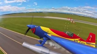 VIDEO Show aviatic spectaculos la Strejnic