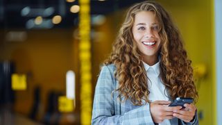(P) 5 trucuri ca să ai internet oriunde &icirc;n vacanță fără să plătești mult &icirc;n 2025