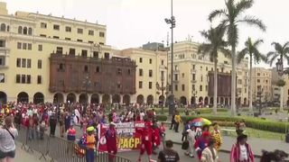 VIDEO Carnalul clovnilor din Peru: bucurie pe străzile din Lima