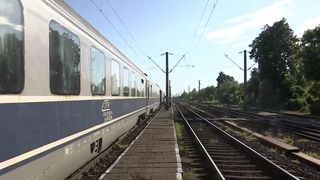 VIDEO &bdquo;Avem trei ore de c&acirc;nd stăm aici&rdquo;. Tren blocat, pasageri revoltați
