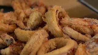 VIDEO Ce faci &icirc;n weekend, cu Claudia Costandiș. Fine dining pescăresc, pe ritmuri grecești
