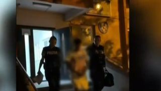 VIDEO Un t&acirc;năr de 19 ani a furat geanta unei pensionare cu 9.000 de lei &icirc;n ea. Bucureșteanul a cheltuit imediat banii bătr&acirc;nei