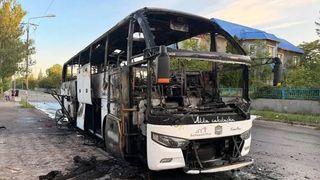 Un autobuz a fost lovit de o dronă