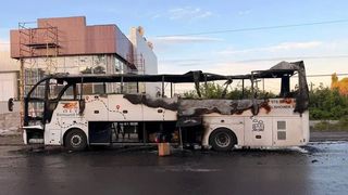 Un autobuz a fost lovit de o dronă