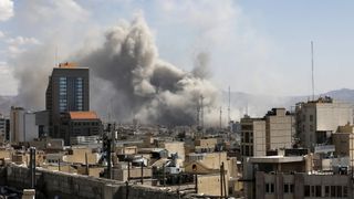 VIDEO Infern reluat &icirc;n Orientul Mijlociu. Iranul și Israelul, schimb de bombardamente puternice