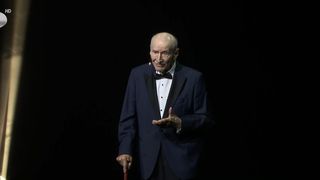 VIDEO &bdquo;Mă retrag pentru că nu mai pot&rdquo;. Victor Rebengiuc, magistral pe scenă la 93 de ani