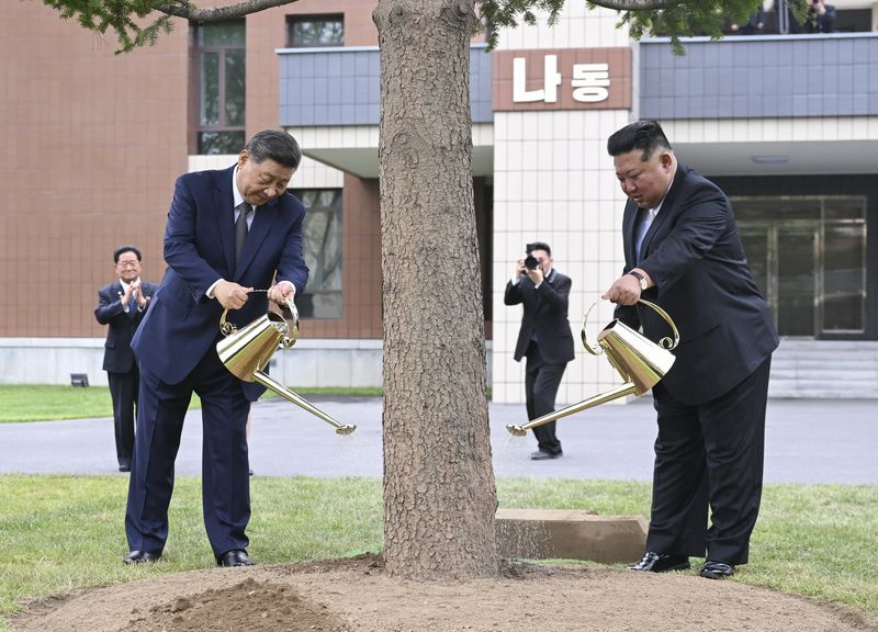 Președintele chinez Xi Jinping a încheiat o vizită de două zile la Phenian, prima sa călătorie oficială în Coreea de Nord din 2019