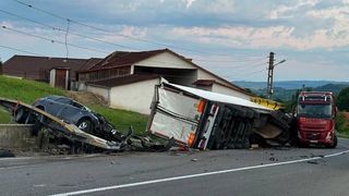 Accident grav &icirc;n Bihor. O femeie a murit și 3 oameni au fost răniți